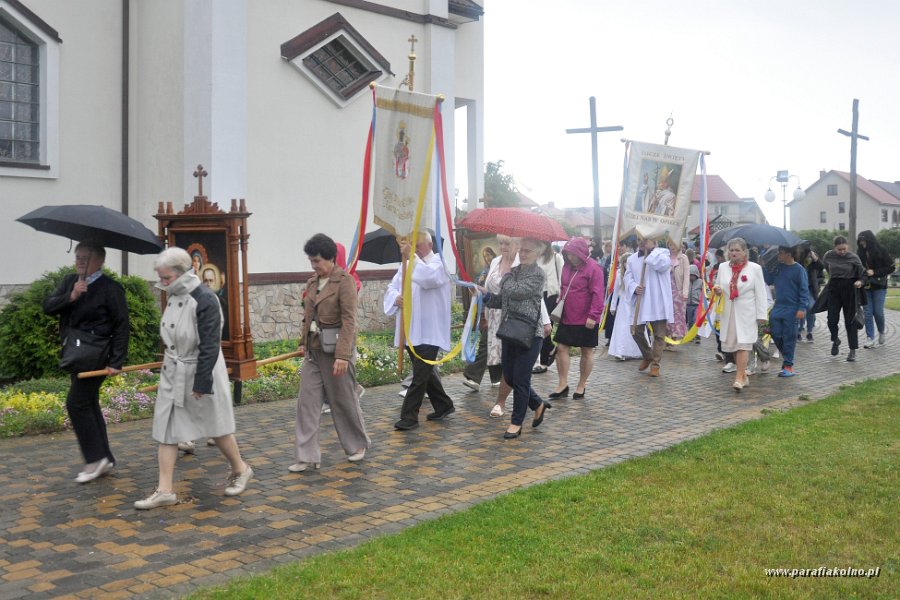 44 Procesja eucharystyczna.jpg